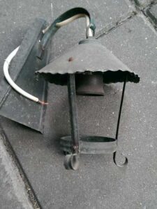 Lampen kap gemaakt met Tiffany Techniek, voorbeeld van hergebruik